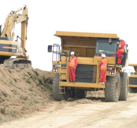 Statul ia de la alţii şi dă la Bechtel