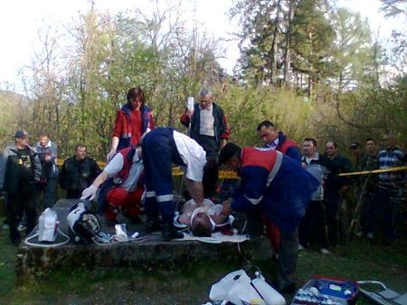 Un pompier voluntar a murit încercând să salveze un tânăr