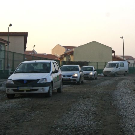 Constructorii au luat-o cu şase ani înaintea primăriei