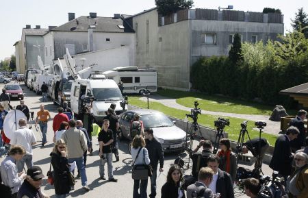 Copiii monstrului Fritzl, mutilaţi de anii de temniţă