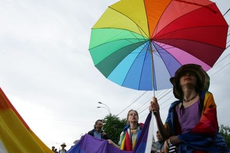 Film gay, petreceri şi discursuri „egalitariste“