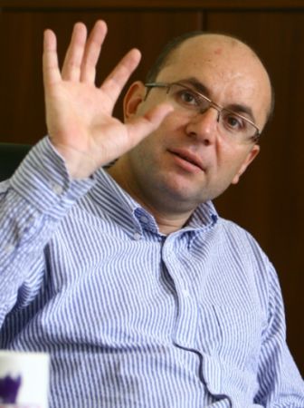 GUŞĂ: Concurează la primărie ca să bage PIN în CGMB