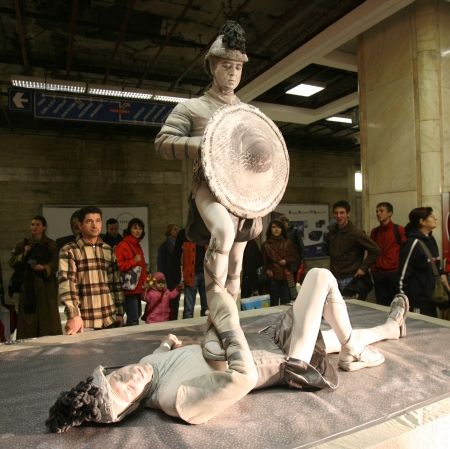 „Masca“, la majorat