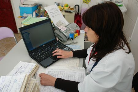 Medicii se simt discriminaţi la împărţirea memoriei pentru laptopuri