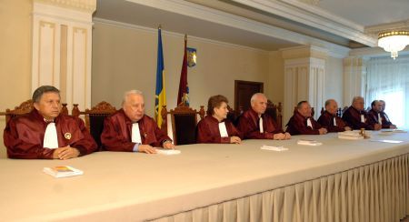 Se modifică Legile proprietăţii