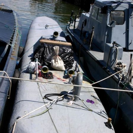 Semi-submarinele, spaima grănicerilor