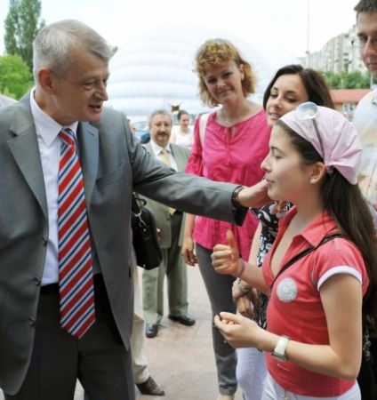 Sorin Oprescu, susţinut şi de sugari