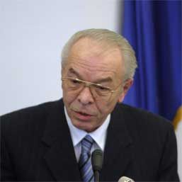 Văcăroiu: "Campania electorală este din ce în ce mai urâtă"
