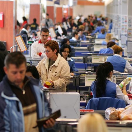 3.000 de angajări la Real