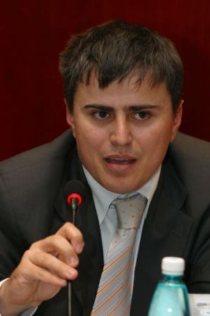 Avocaţii, maratoniştii tranzacţiilor