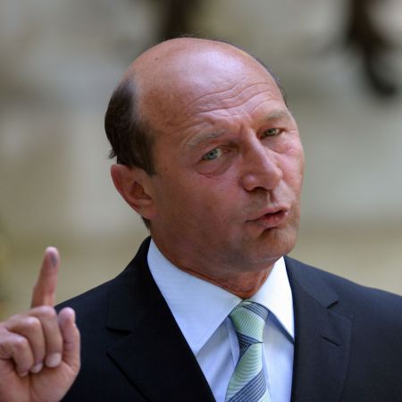 Băsescu, faţă în faţă cu avocaţii