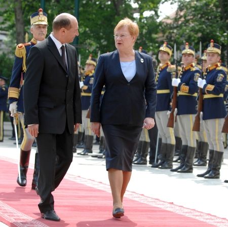 Băsescu: Mai avem de rezolvat corupţia la nivel înalt