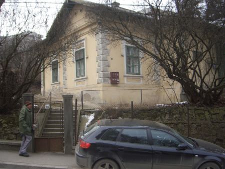 Blocul-fantomă a ajuns la DNA