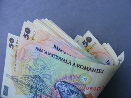 Creşte valoarea salariului mediu