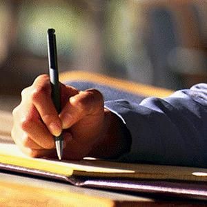 Cum sunt trataţi românii de ambasadele şi consulatele româneşti