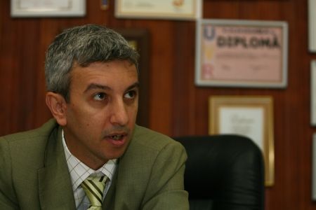 Dan Diaconescu, călcat de hoţi