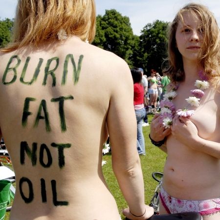 Marile puteri, disperate după o picătură de petrol