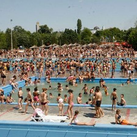 Oprescu dă liber la bălăceală