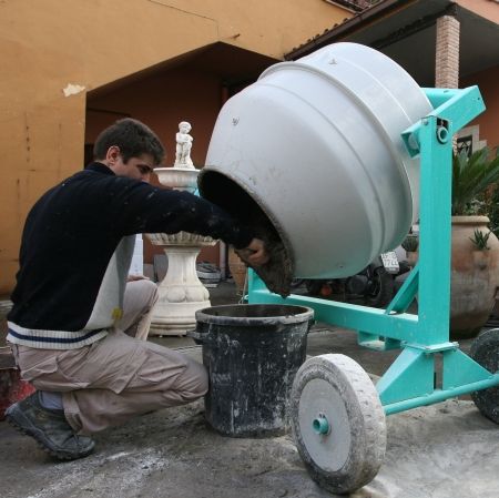 Românii şi-au cumpărat 10.000 de case la Roma