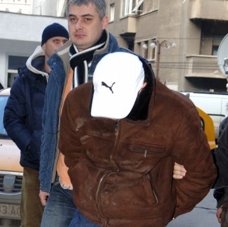 SALVAŢI DE MAGISTRAŢI: Naşii bancomatelor au fost puşi în libertate