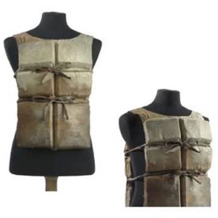 Vestă de pe Titanic - 70.000 de dolari