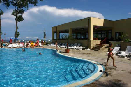 All inclusive, modelul românesc