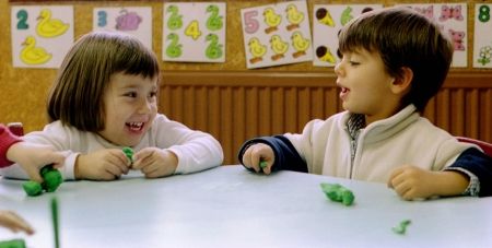 Avem grădiniţe noi, dar au plecat educatoarele