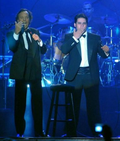 Costel Busuioc, aplaudat de părinţii lui