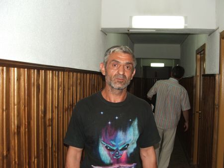 Mama în Italia, fetiţa, violată de concubinul mătuşii