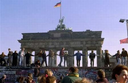 Nemţii vor Zidul Berlinului înapoi