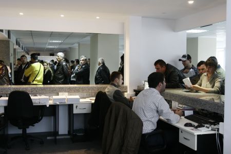 Nu vă puteţi plăti pe loc taxa auto