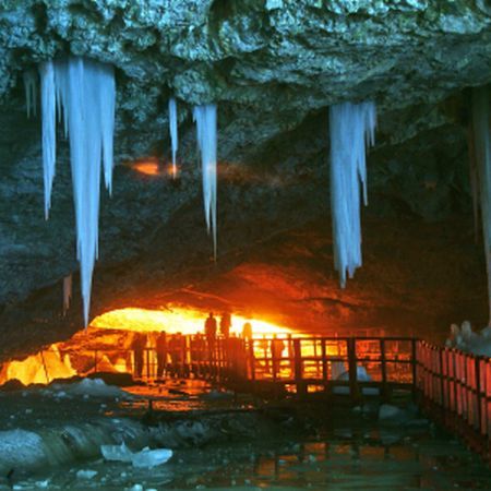 Peştera Scărişoara, palatul de cleştar de sub pământ