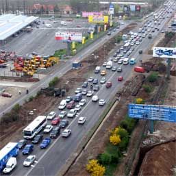 Prudenţă la volan şi rute ocolitoare
