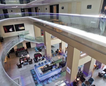 Radisson Sas, faţa capitalistă a Hotelului Bucureşti