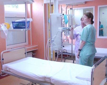 Secţia de reanimare de la „Marie Curie“, renovată pe banii fumătorilor
