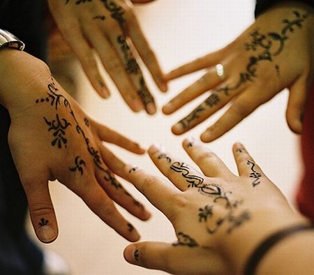 Tatuajele cu henna neagră, extrem de periculoase