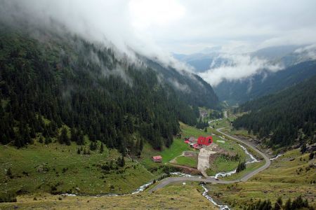 Transfăgărăşanul, în groapă