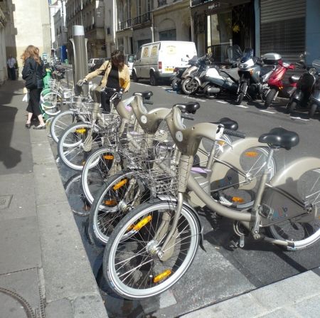 Un an pe bicicletă