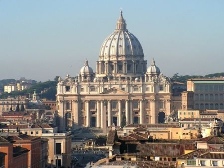 Vaticanul, reconstruit la Hollywood