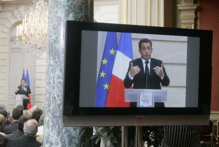 Vremuri grele pentru preşedinţia franceză a UE