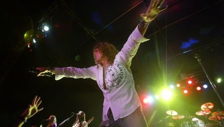 Whitesnake şi Def Leppard ajung astăzi la Bucureşti