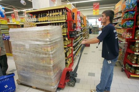 4.000 de posturi la Carrefour