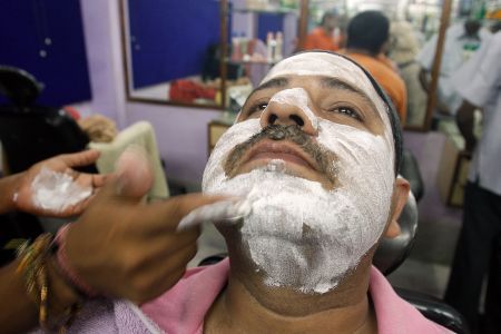 Arabii, cuceriţi de crema de albit pielea