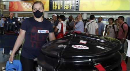 Cicliştii americani au venit la JO cu măştile pe faţă|VIDEO