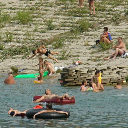 Foste cariere miniere, ştranduri de ocazie