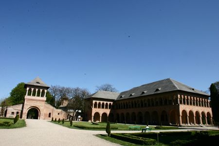 "Jos mâinile de pe Palatul Mogoşoaia"