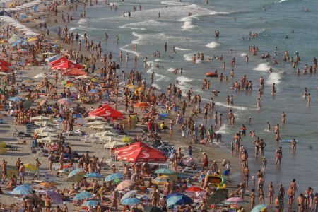 Litoralul, deschis pentru toţi până la jumătatea lui octombrie
