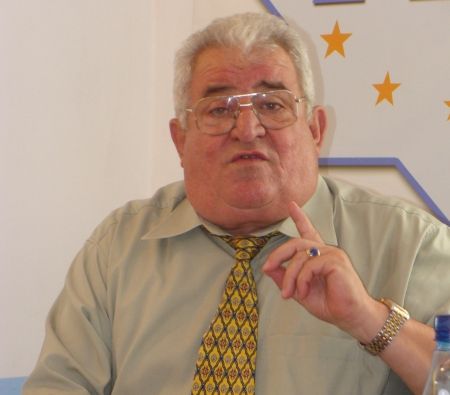 Mischie, în război cu Becali