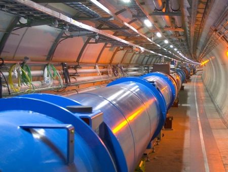 Acceleratorul de particule, oprit până la primăvară