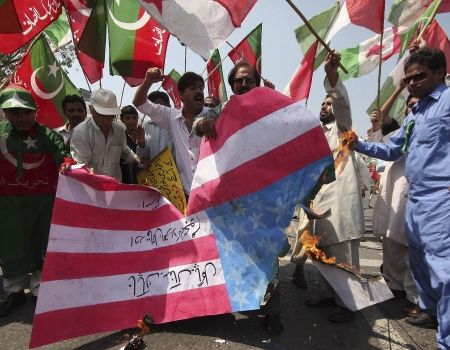 Atacurile americane provoacă furie în Pakistan